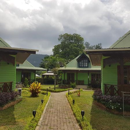 Villa Creole Диг Екстериор снимка