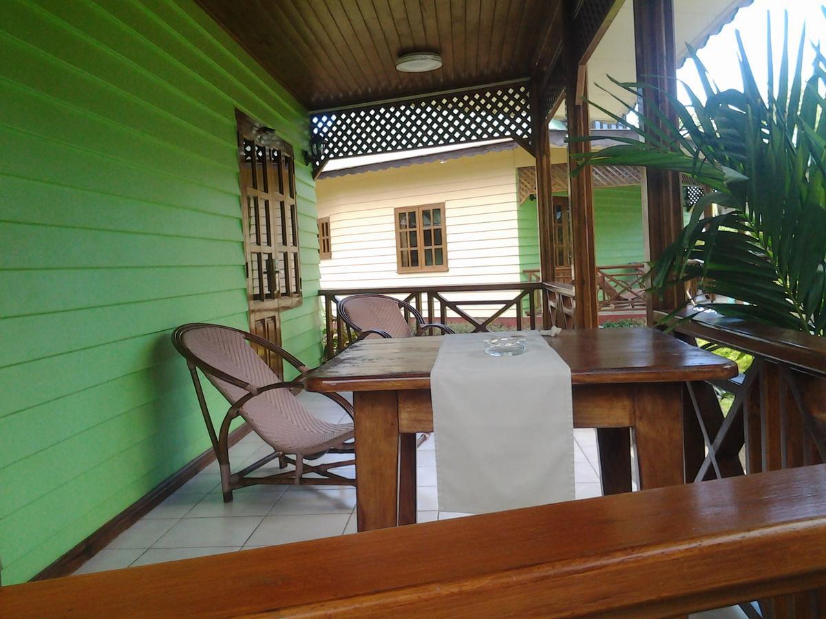 Villa Creole Диг Екстериор снимка